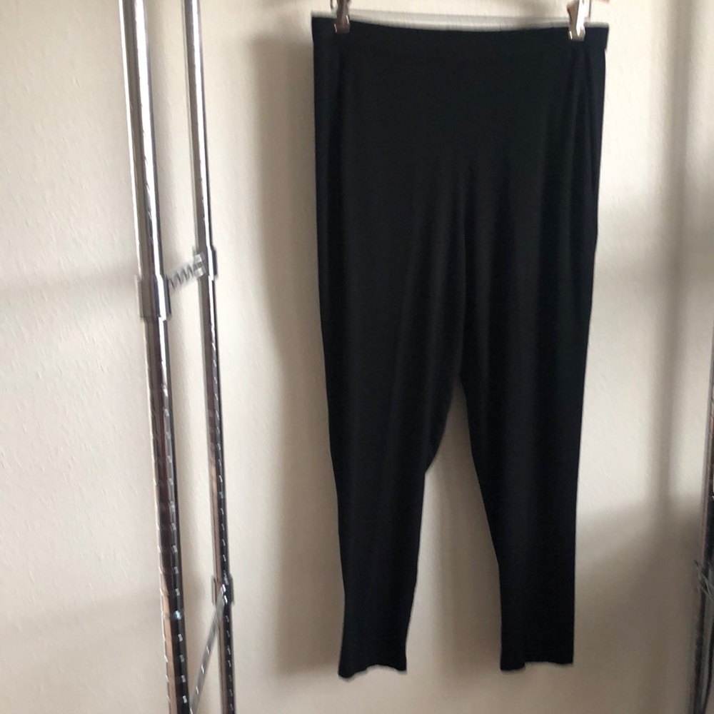 EILEEN FISHER Classic Black Leggings.